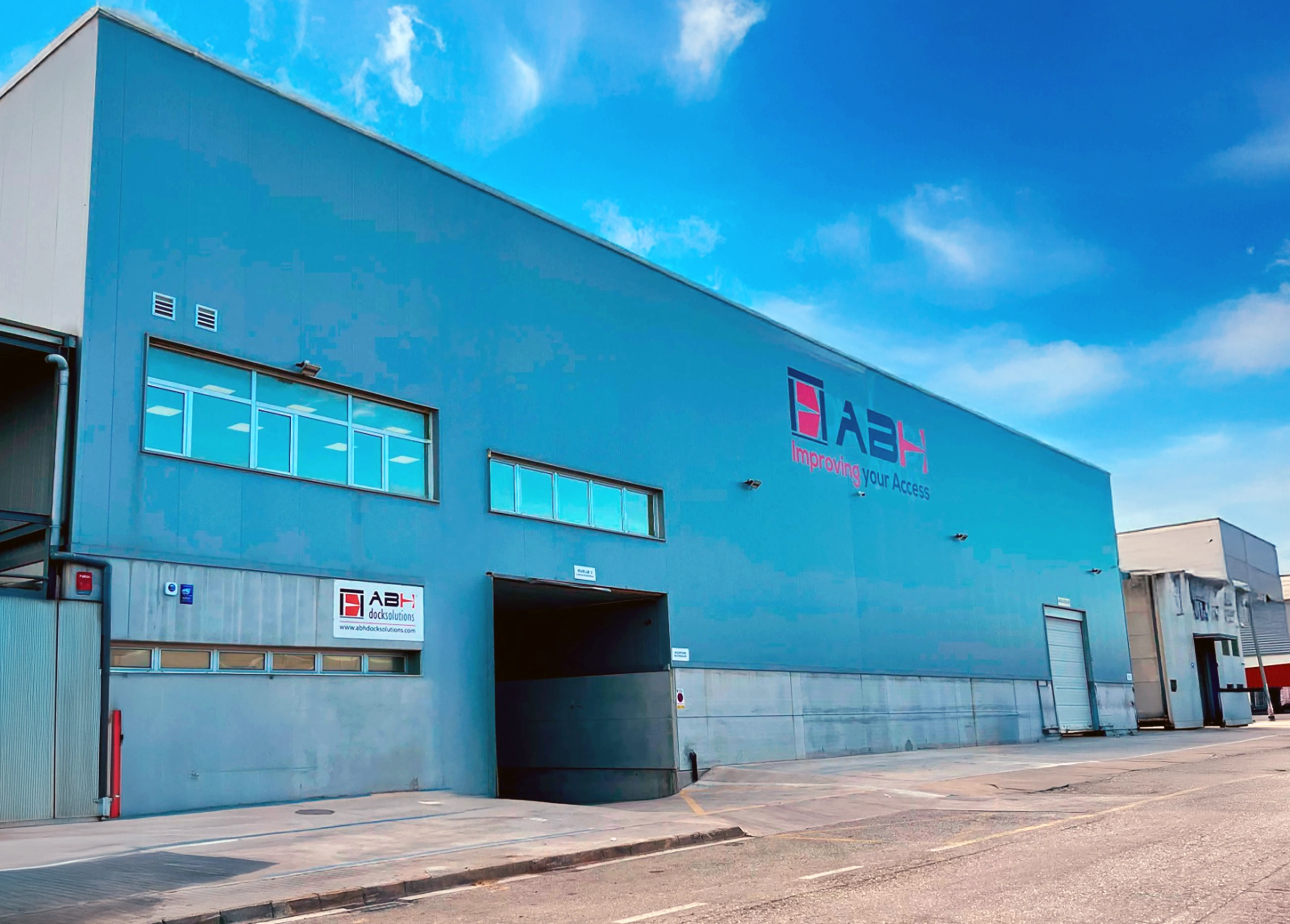 ABH Dock Solutions amplía su capacidad productiva y estrena nuevas instalaciones