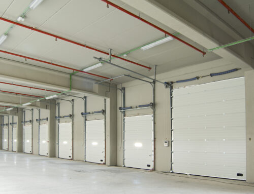 Puertas seccionales: la clave para un cierre eficiente y seguro en entornos industriales